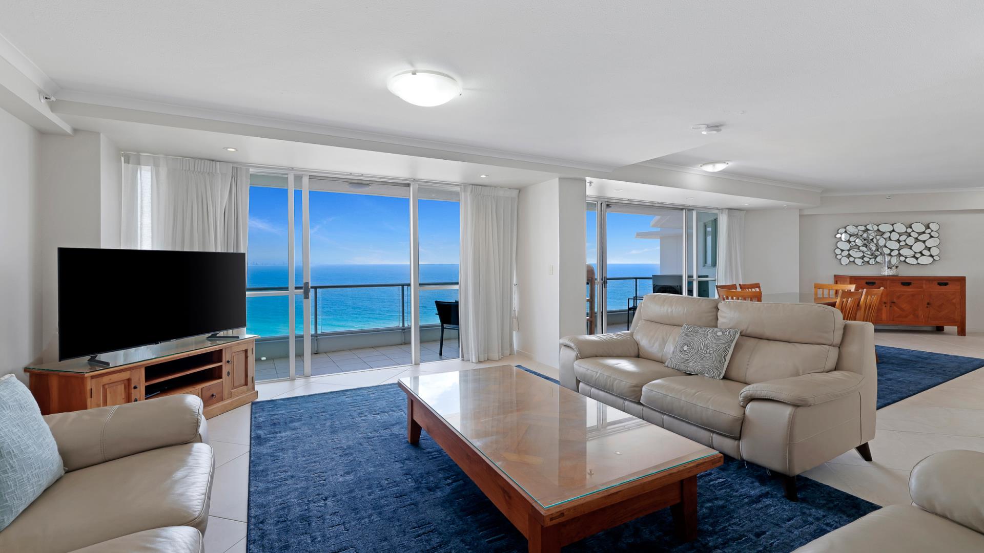 Superior Three Bedroom Ocean View Apartment